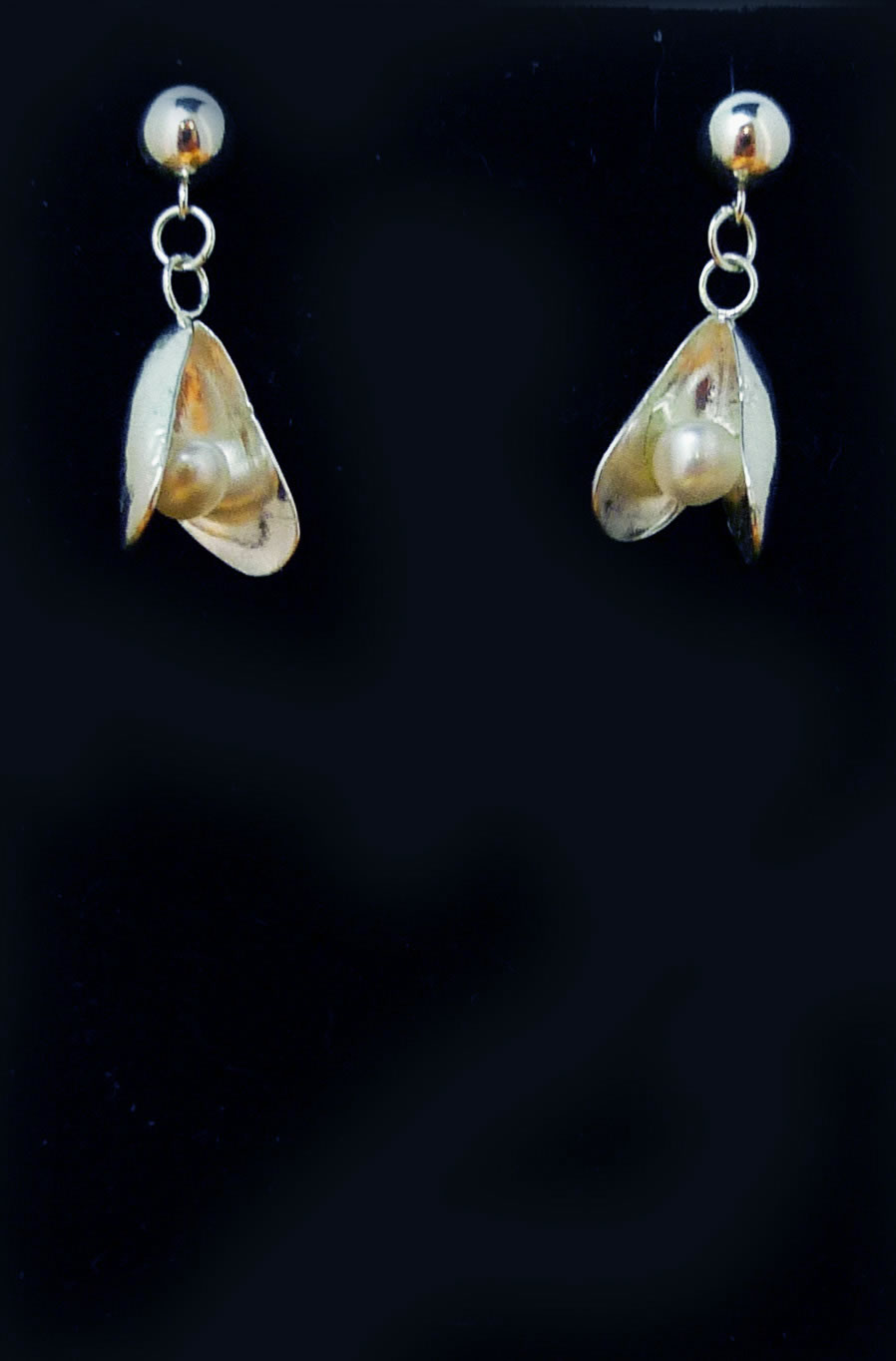 Silver Mussel Stud Earrings with Pearls